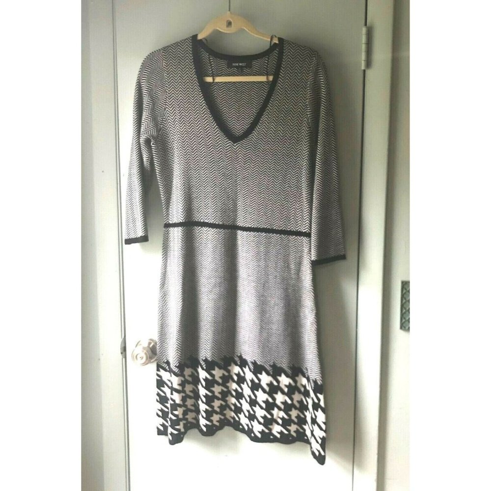 Nine West casual 3/4 sleeve v-neck sweater dress M black white houndstooth